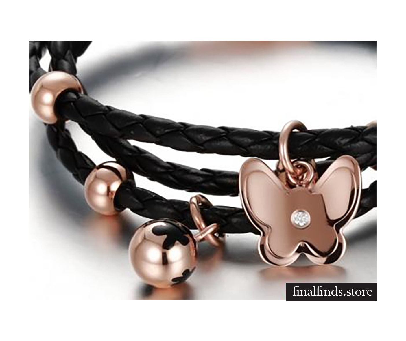 Zwart leren armband met gouden vlinder -zwart. NBNNSB351